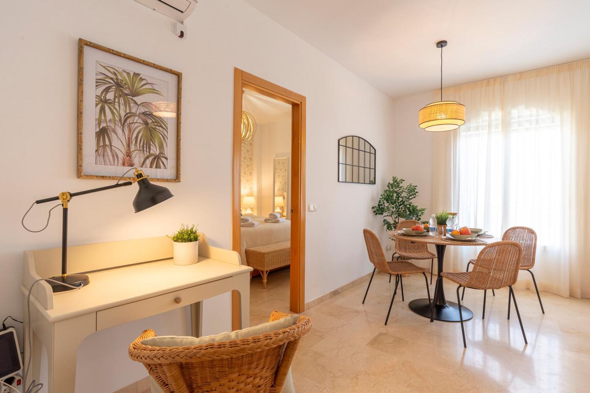 Apartment & Pool In Center Málaga